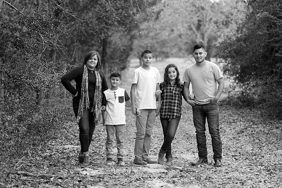 5V3B8943bw
