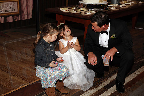 Reception Candids (31)