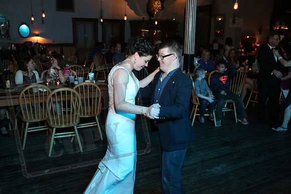 Dancing (100)