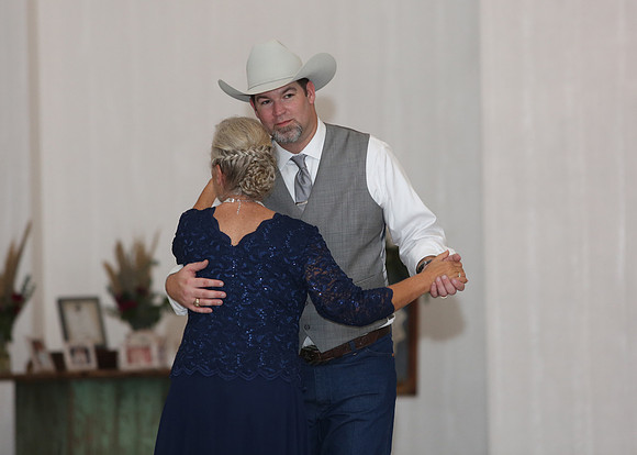 Reception Candids (95)