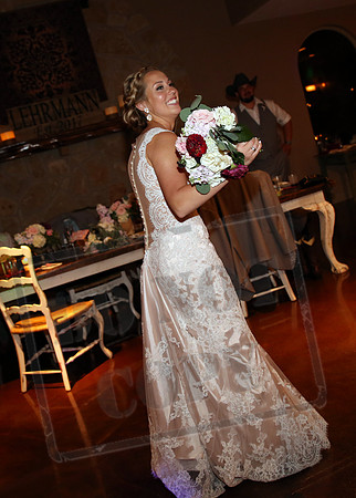 Bouquet & Garter (2)