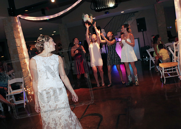 Bouquet & Garter (7)
