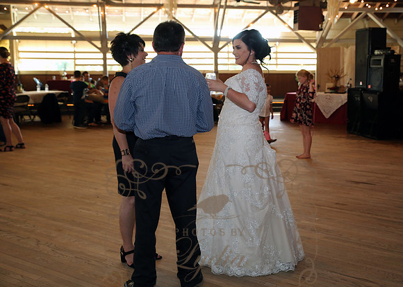 Reception Candids (77)