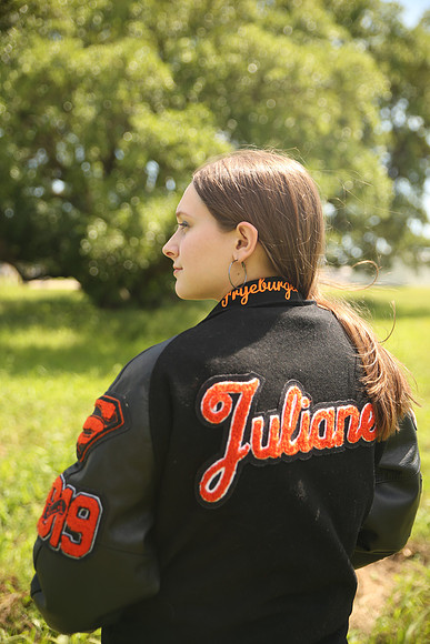 Juliane (102)