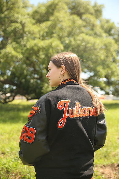 Juliane (103)