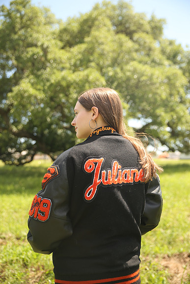 Juliane (104)
