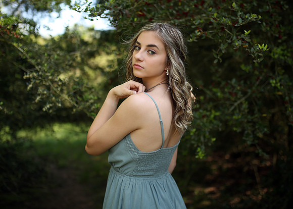Julia (18)
