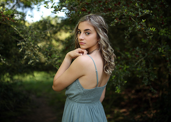 Julia (19)