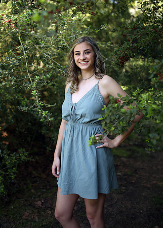 Julia (24)
