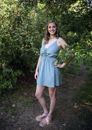 Julia (25)