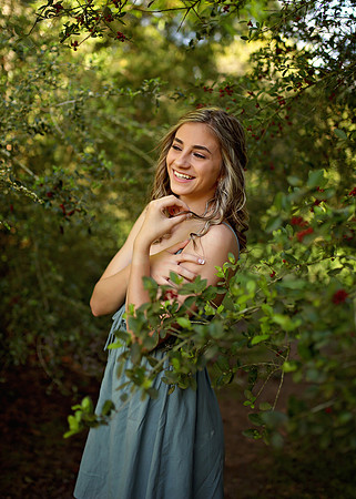 Julia (33)