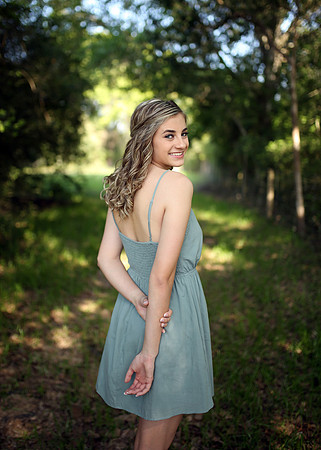 Julia (61)