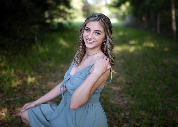 Julia (76)
