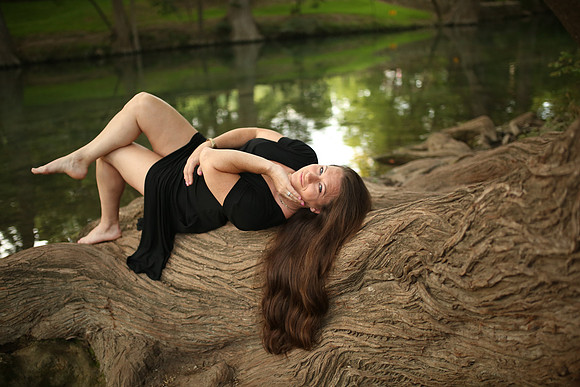 Vicki (28)