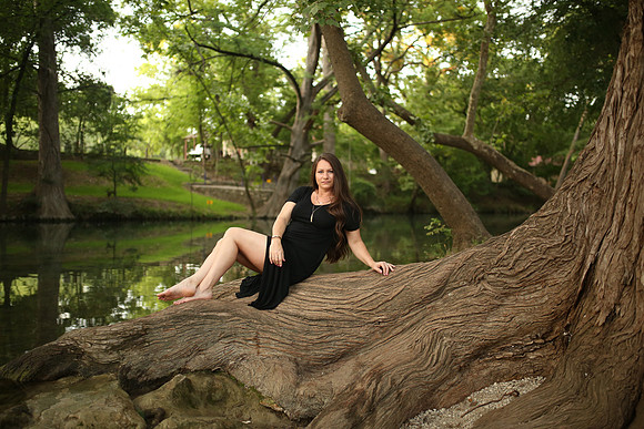 Vicki (30)