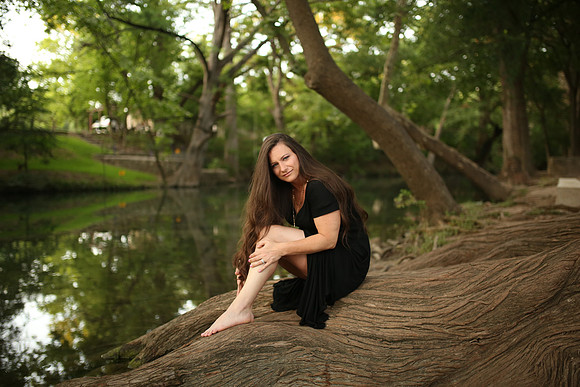 Vicki (32)