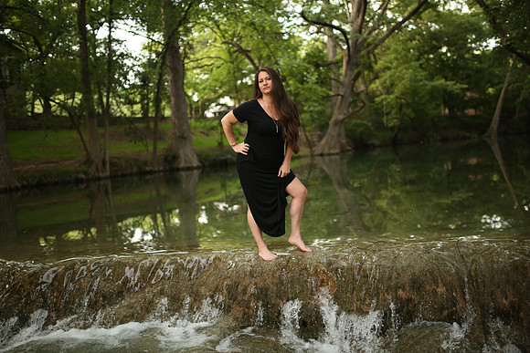 Vicki (44)