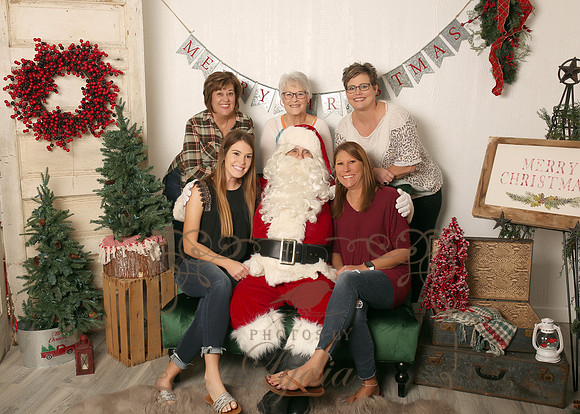 Santa & the Girls (1)