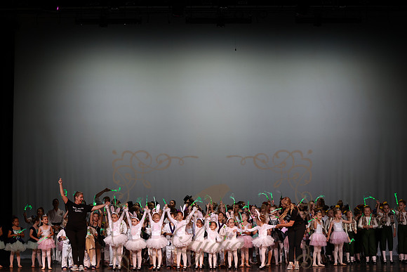 Grand Finale & Awards (100)