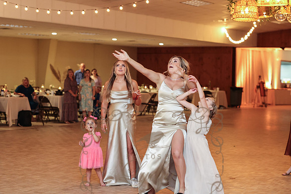 Bouquet & Garter-16