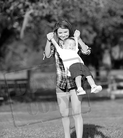 5V3B6897bw
